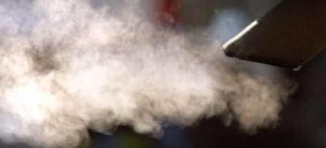 Белый дым из выхлопной трубы дизельного двигателя