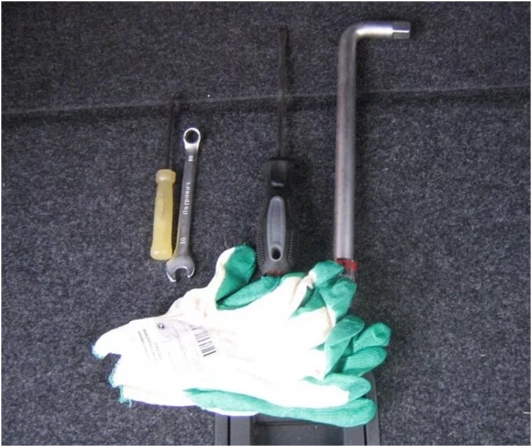 Инструменты для снятия АКБ