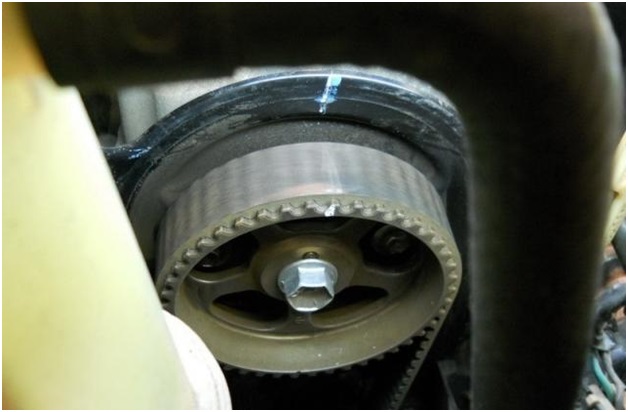 Метка на шкиве распредвала