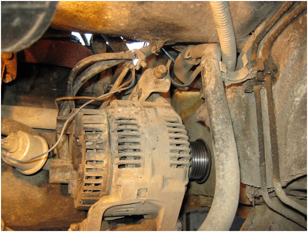 Генератор со скинутым ремнем